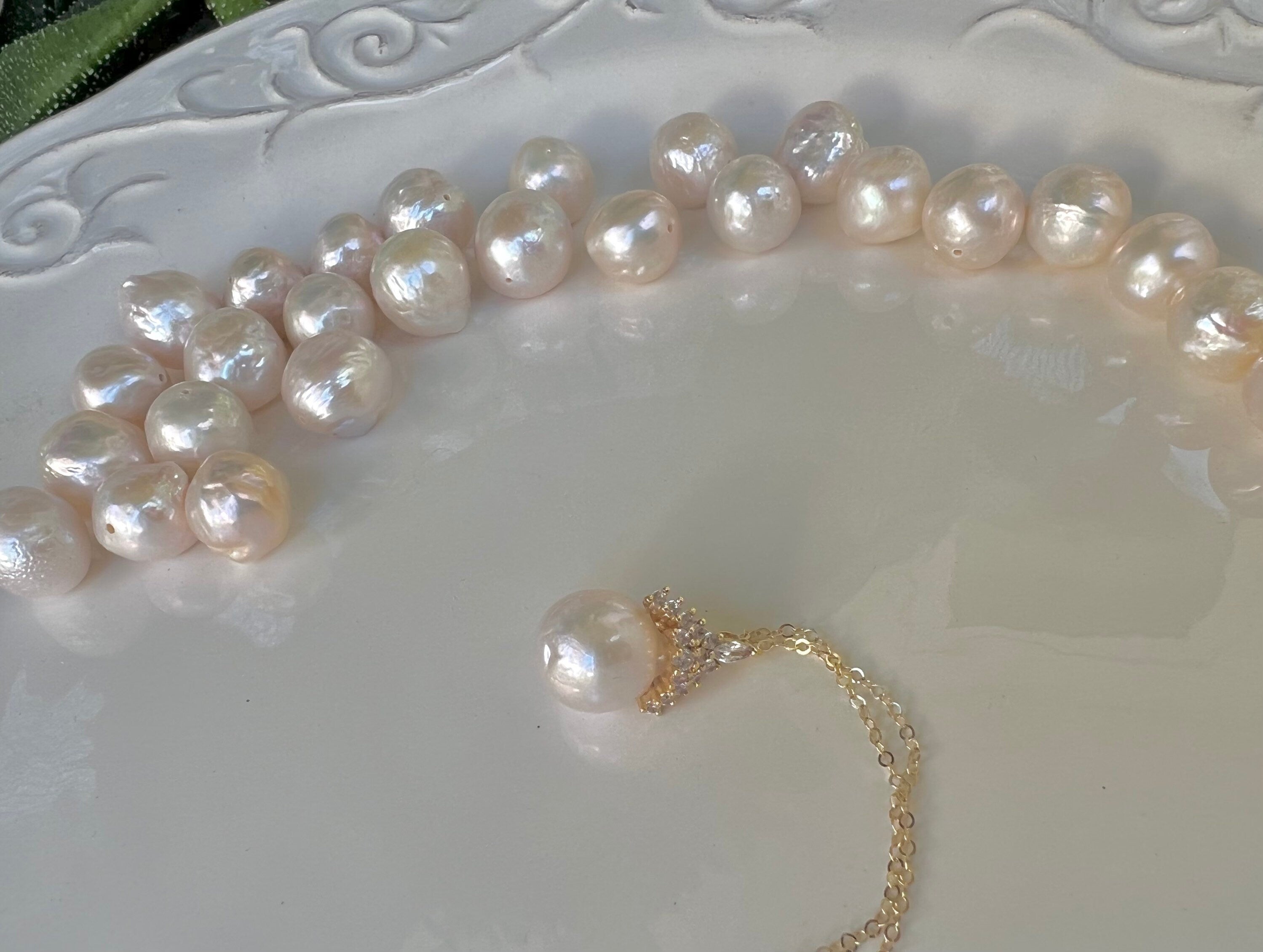 High quality luster baroque pearl necklace. Snow queen baroque pearl necklace. Elegant necklace. Boho wedding necklace