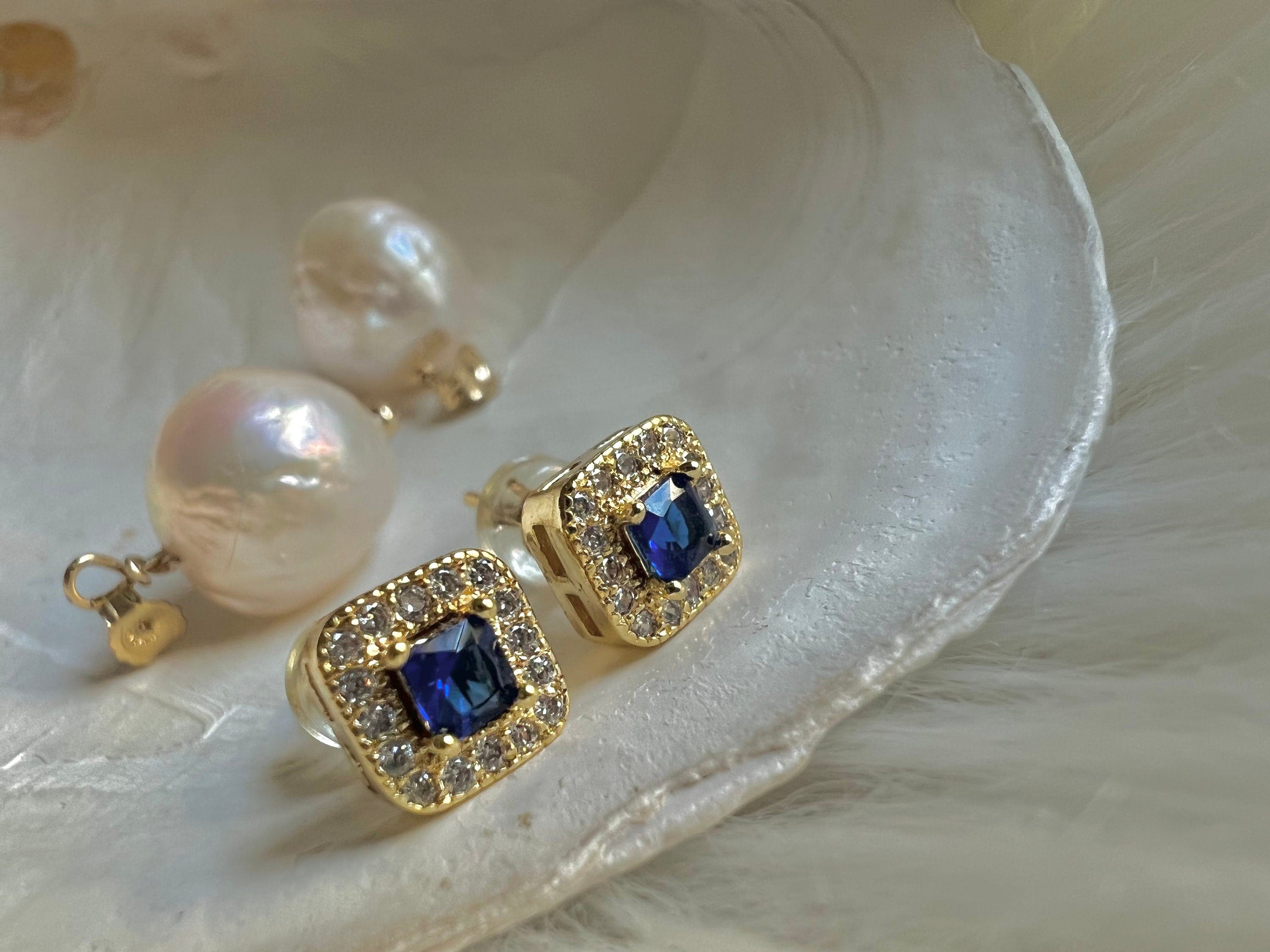 Dainty freshwater pearl 1920s vintage style earring. Gemstone earring. wedding bridal earring. Art Deco pearl earring. Sapphire earrings