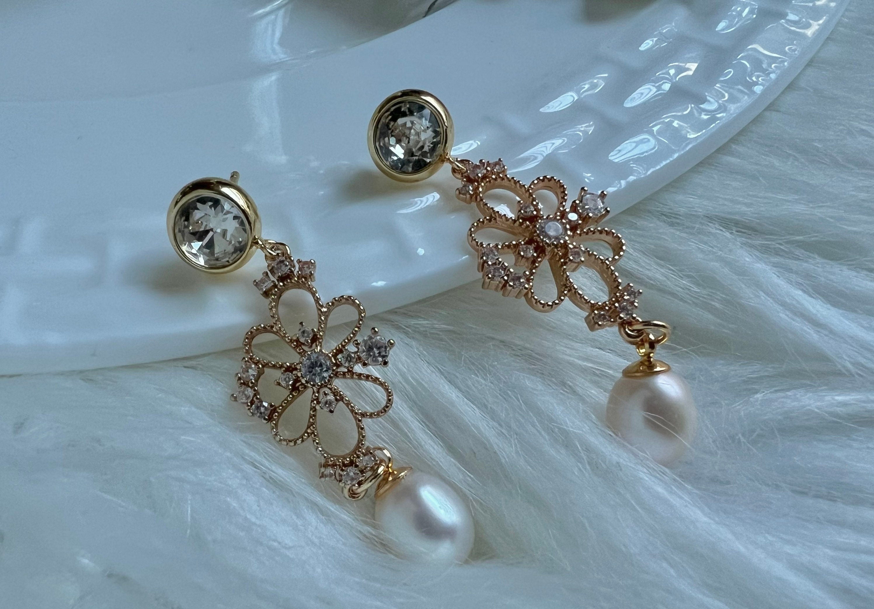 Elegant art deco freshwater pearl dangle earring. Filigree antique earrings. Gemstone earrings. Gift for her.
