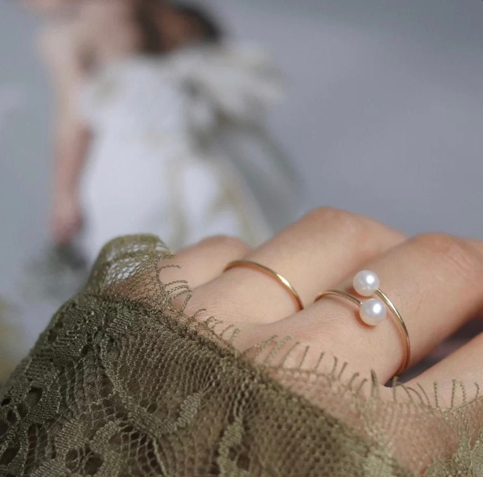 14K gold filled double freshwater pearl open ring. Minimalist ring. Dainty pearl ring. Elegant ring. Gift for mom