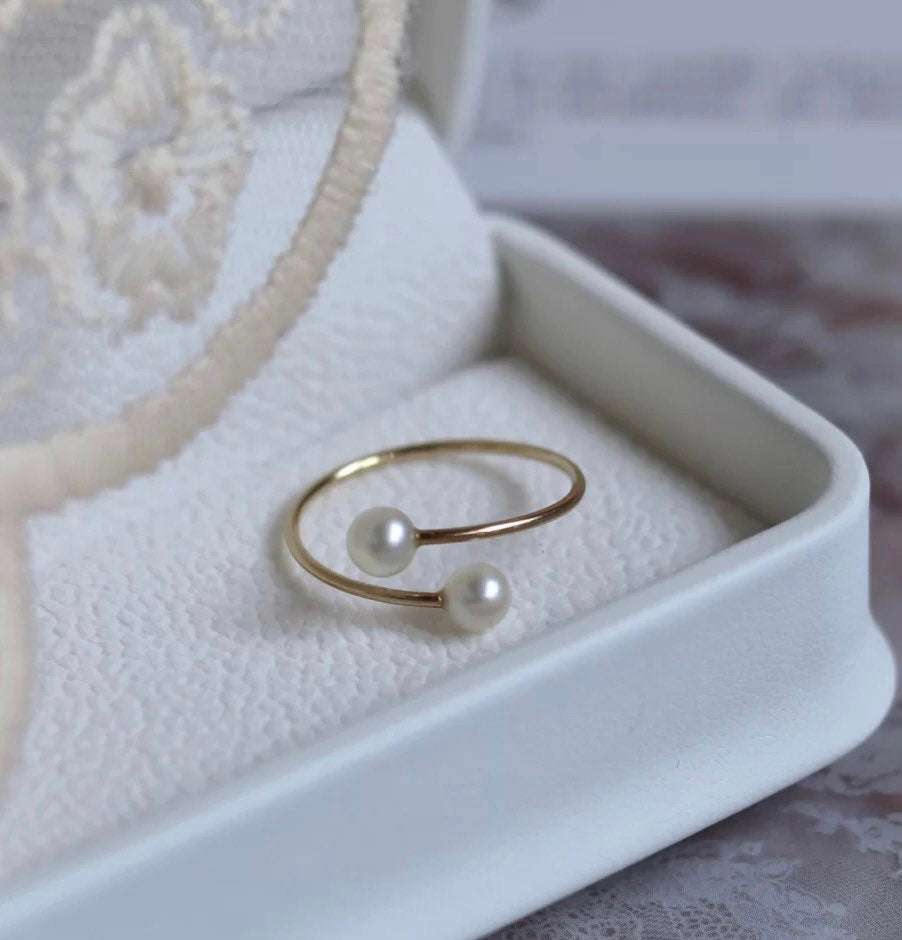 14K gold filled double freshwater pearl open ring. Minimalist ring. Dainty pearl ring. Elegant ring. Gift for mom