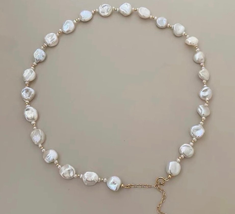 14K gold filled High quality luster baroque AAAA Keshi pearl Top bracelet. Metallic reflection bracelet. Minimalist bracelet. Gift for her.