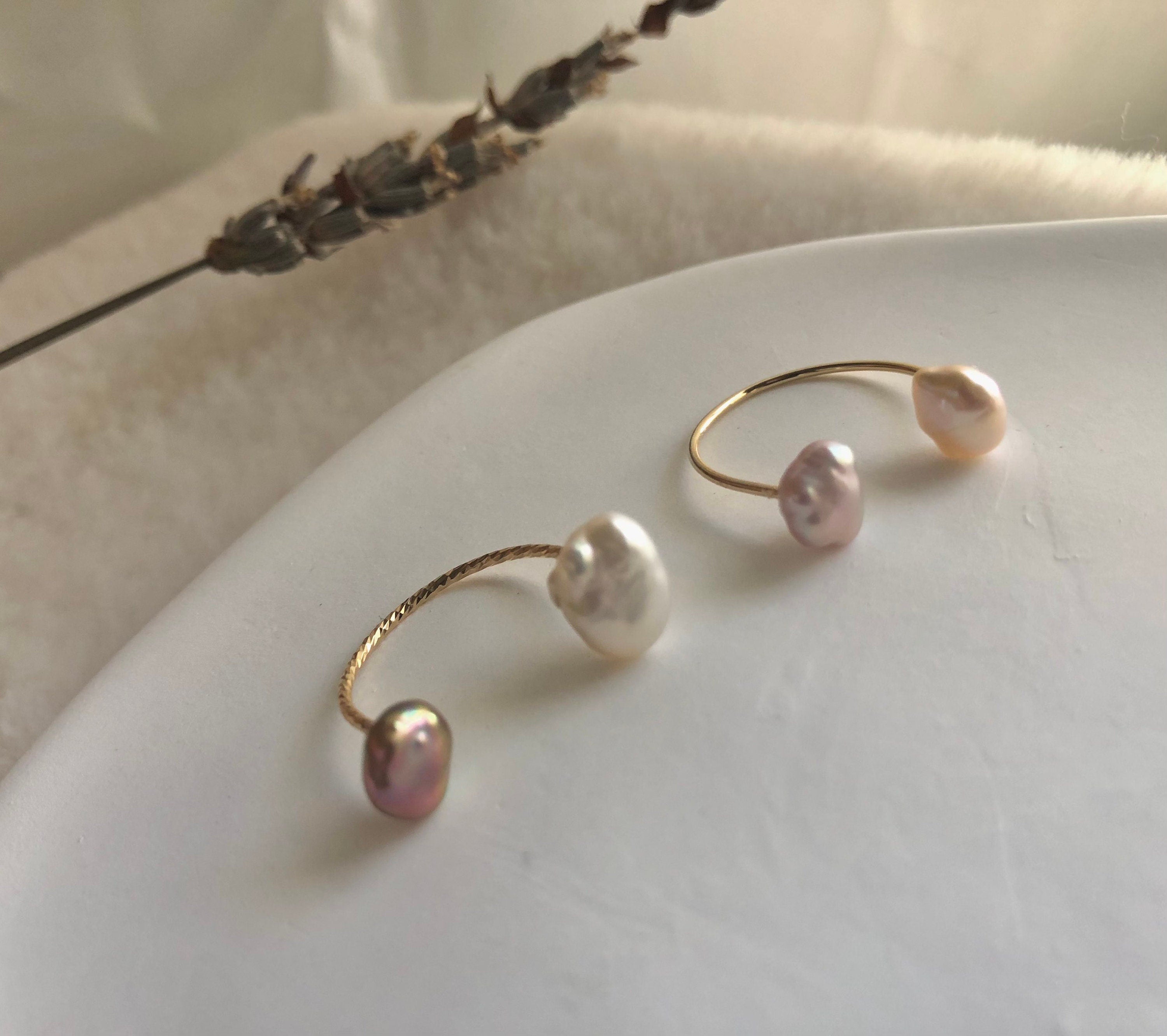 14K gold filled double baroque keshi pearl ring cuff. Minimalist pearl ring cuff. Dainty freshwater Pearl ring cuff. Gift for her