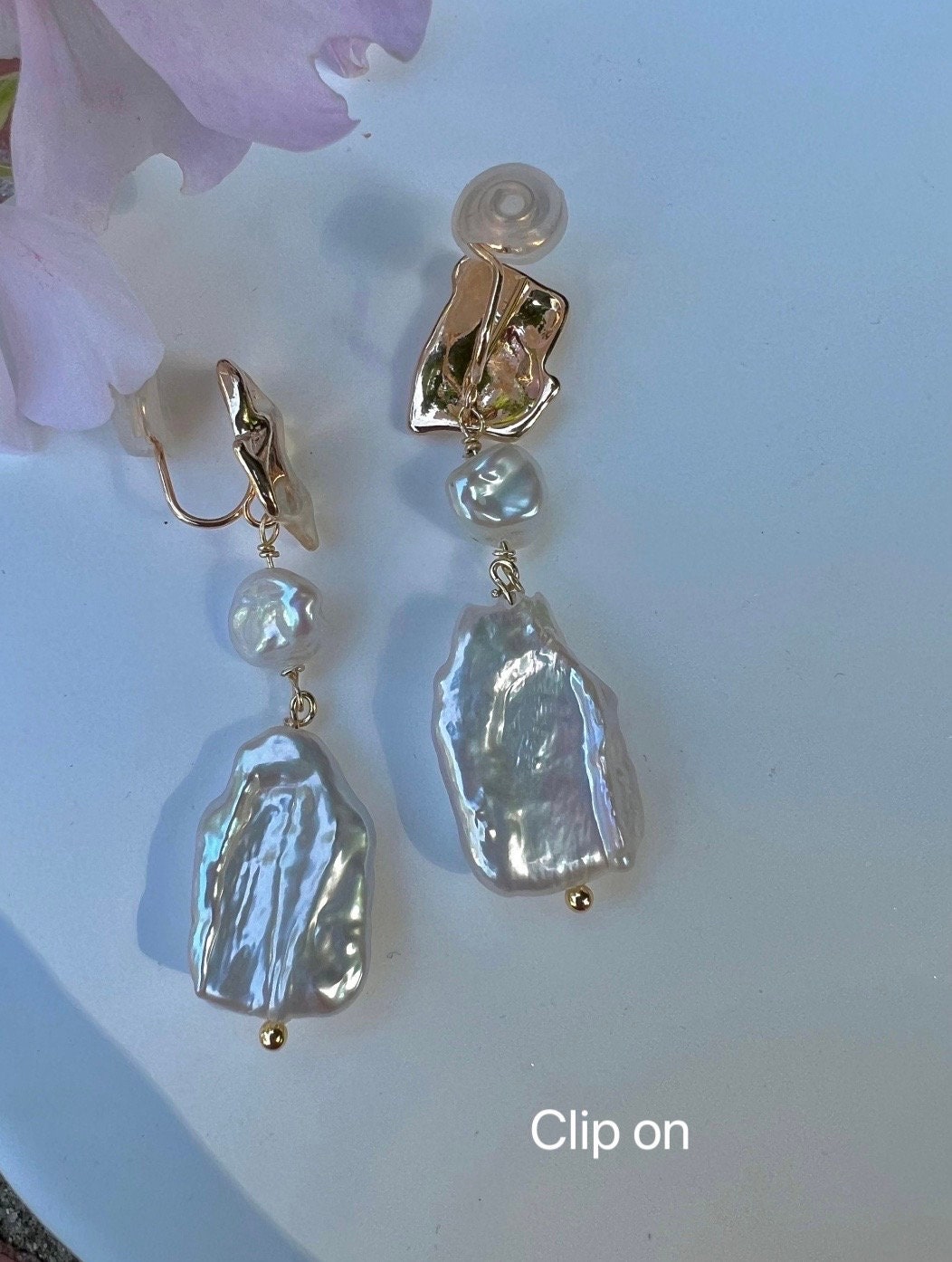 Freshwater baroque double pearl nugget stud dangle earrings. Statement earrings. Boho pearl earring. Chic pearl earrings