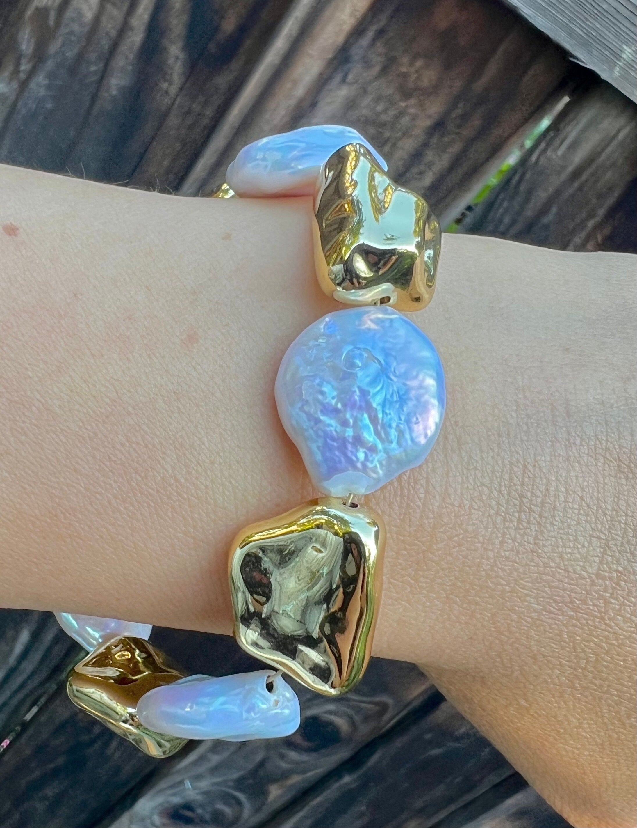High quality luster Freshwater baroque pearl charm bracelet. Minimalist pearl bracelet. Statement bracelet. Bridal bracelet