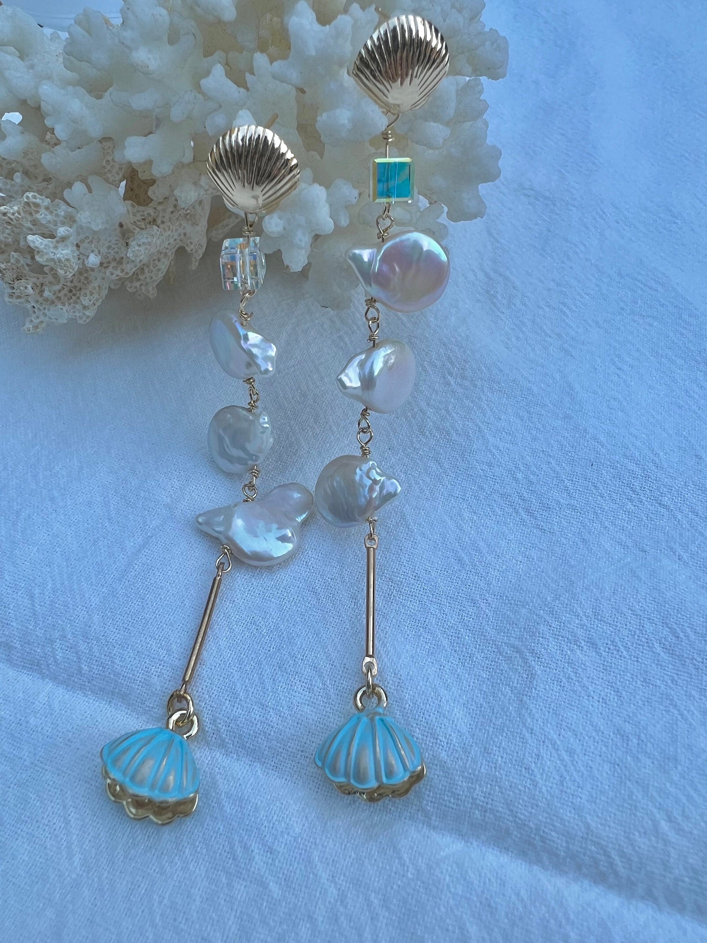 High quality luster Freshwater pearl dangle shell earrings, Chic earrings, Wedding pearl earrings.