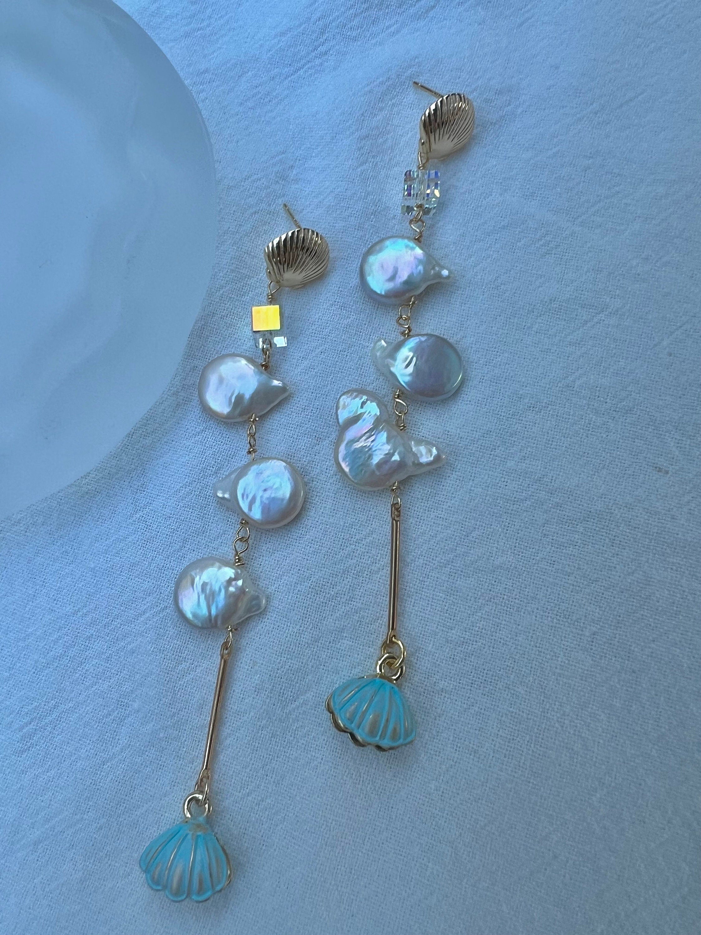 High quality luster Freshwater pearl dangle shell earrings, Chic earrings, Wedding pearl earrings.