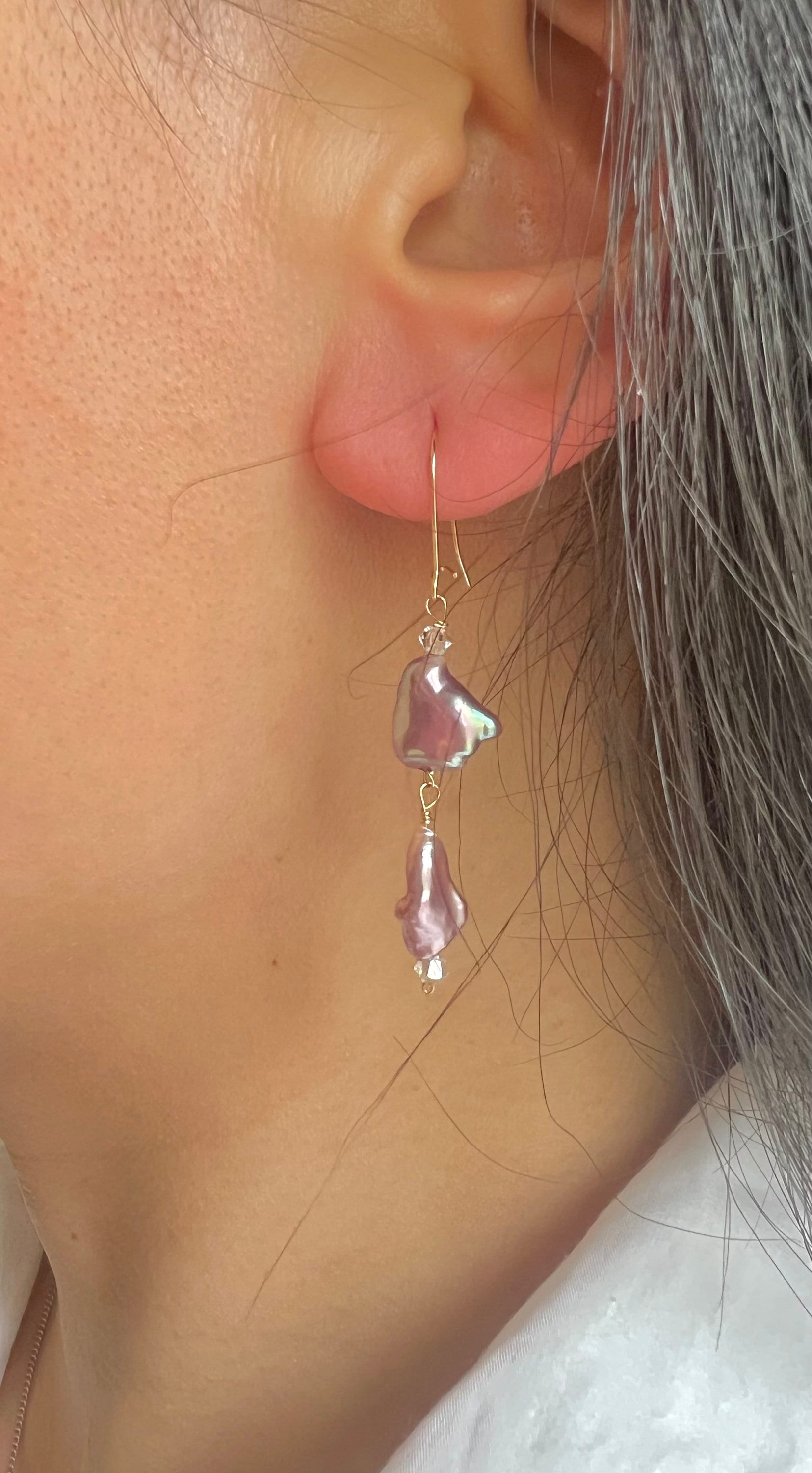 14k gold filled France style kidney ear hook freshwater keshi pearl dissymmetry earring. Vintage dangle earring. Boho wedding earring