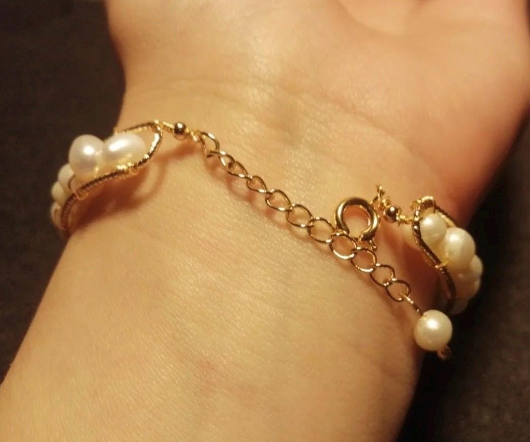 France style elegant freshwater pearl wire wrapped bracelet. Vintage style bracelet. Boho pearl bracelets. Wedding bracelets. Gift for her