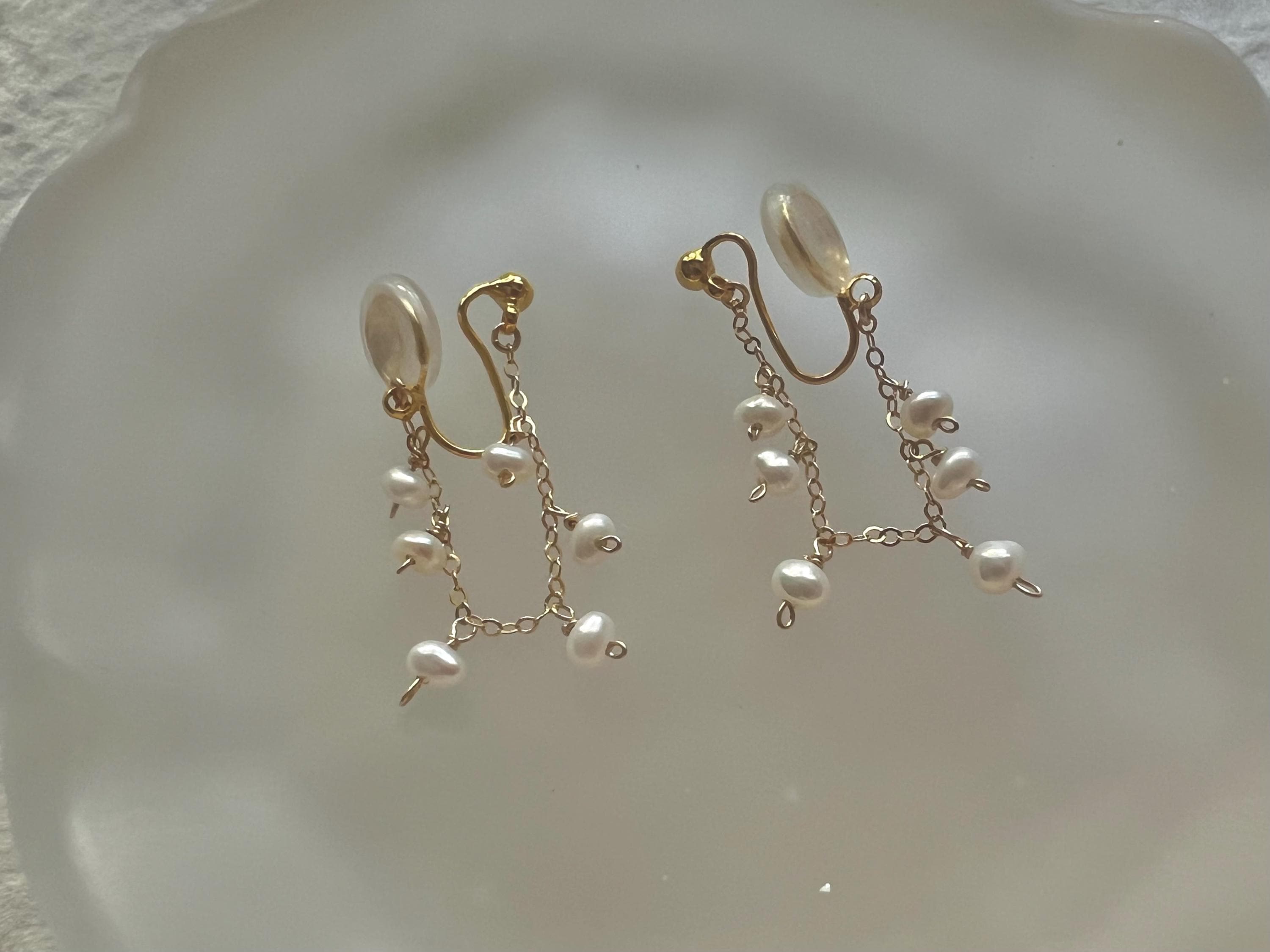 14K gold filled freshwater pearl chain drop clip on earring. No pain baby pearl cluster dangle earring. Bridal bridesmaid pearl earrings.