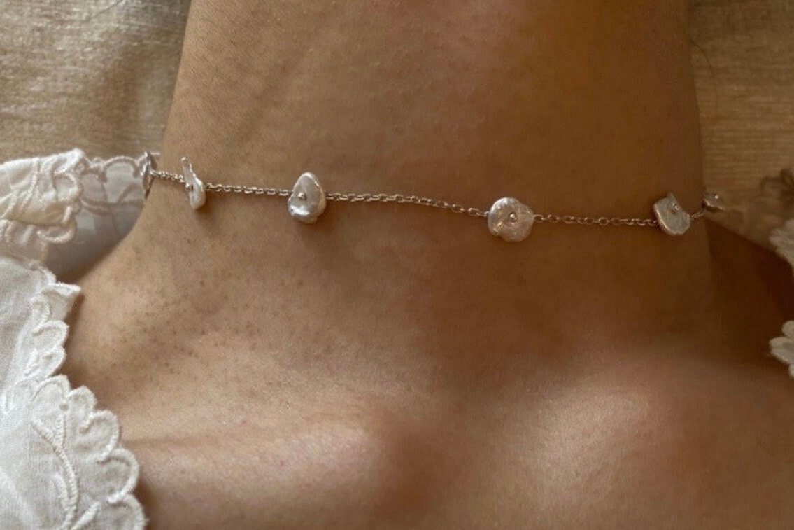 14K gold filled Freshwater petals pearl dainty  choker/necklace. Minimalist necklace. Vintage necklace. Gift for her