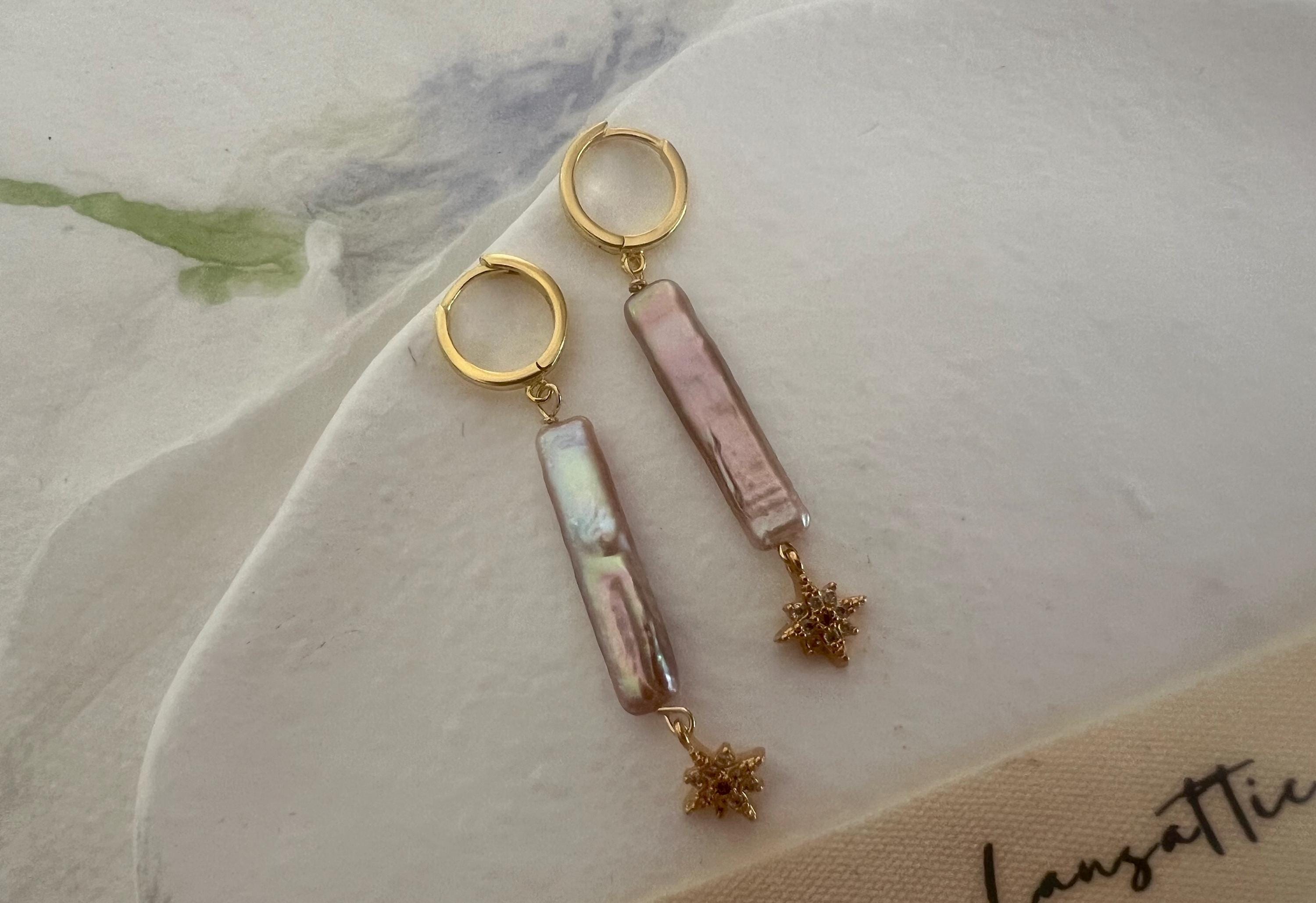 Chic freshwater baroque stick pearl sterling silver Huggies earrings. Boho pearl hoops earrings. Bridal earrings. Bridesmaid gift. Gift