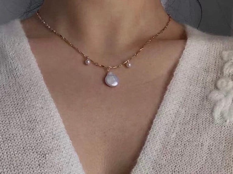 14K gold filled freshwater keshi pearl vintage style necklace. Art nouveau chain necklace. Art Deco necklace. Bridal boho necklace.