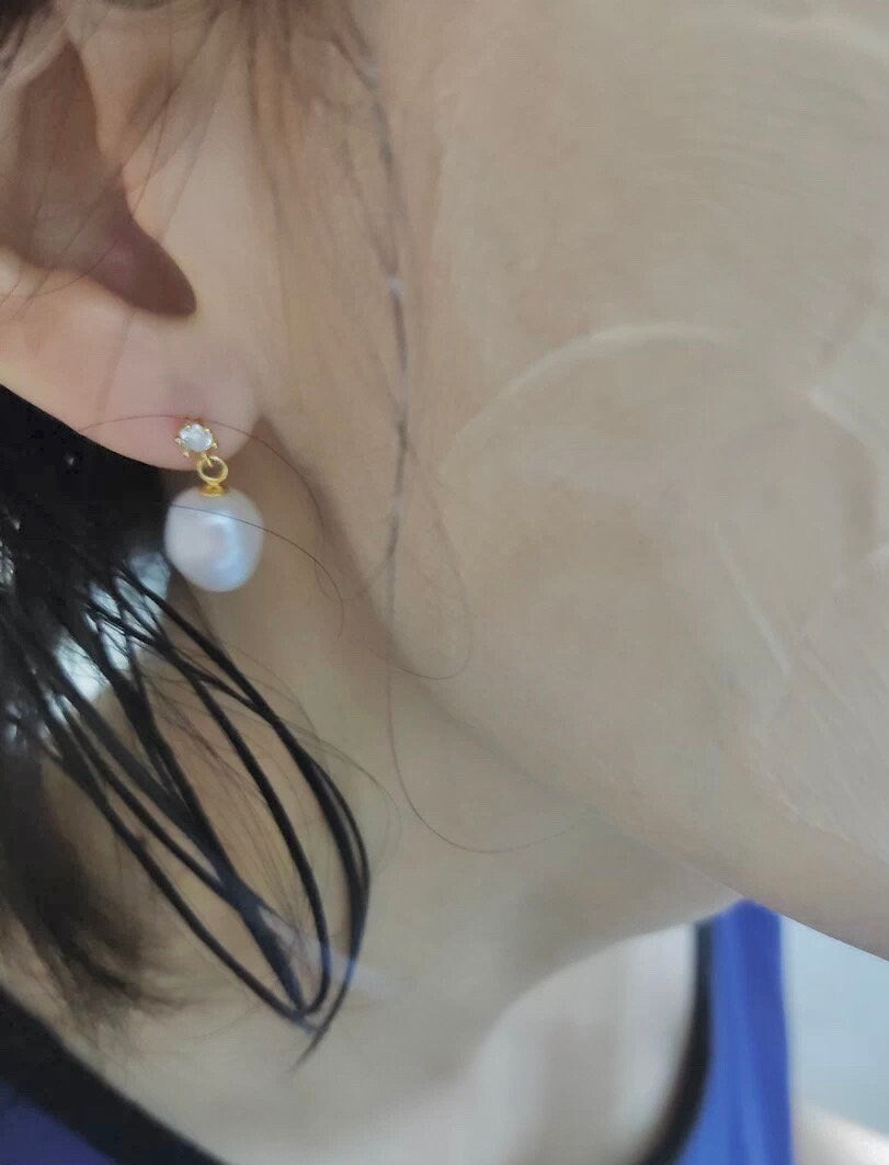 Genuine freshwater pearl CZ diamond earrings. Elegant earring. Baroque pearl earrings. Dainty earring. Statement earring. Bridesmaid gifts