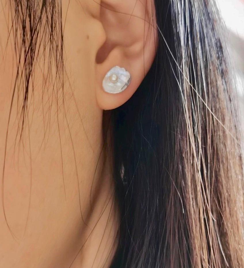 Dainty high quality luster baroque double pearl flower earrings. Two-ways wear earrings. Minimalist earrings. Wedding earrings.