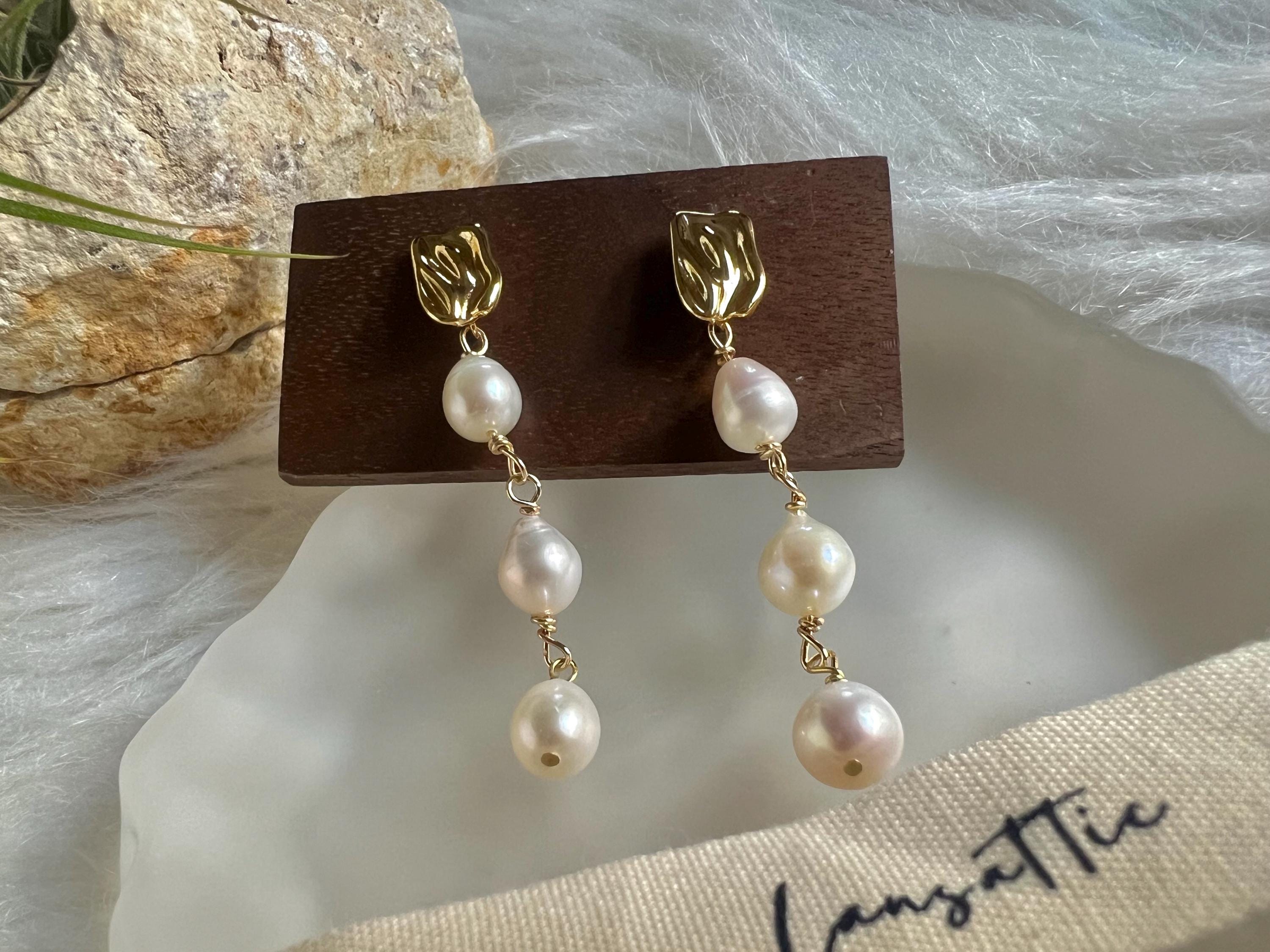 Chic freshwater small baroque pearl clip-on nugget unbalanced dangle earring. Comfortable Non pierced ear clip. Bridal earring. Gift for her