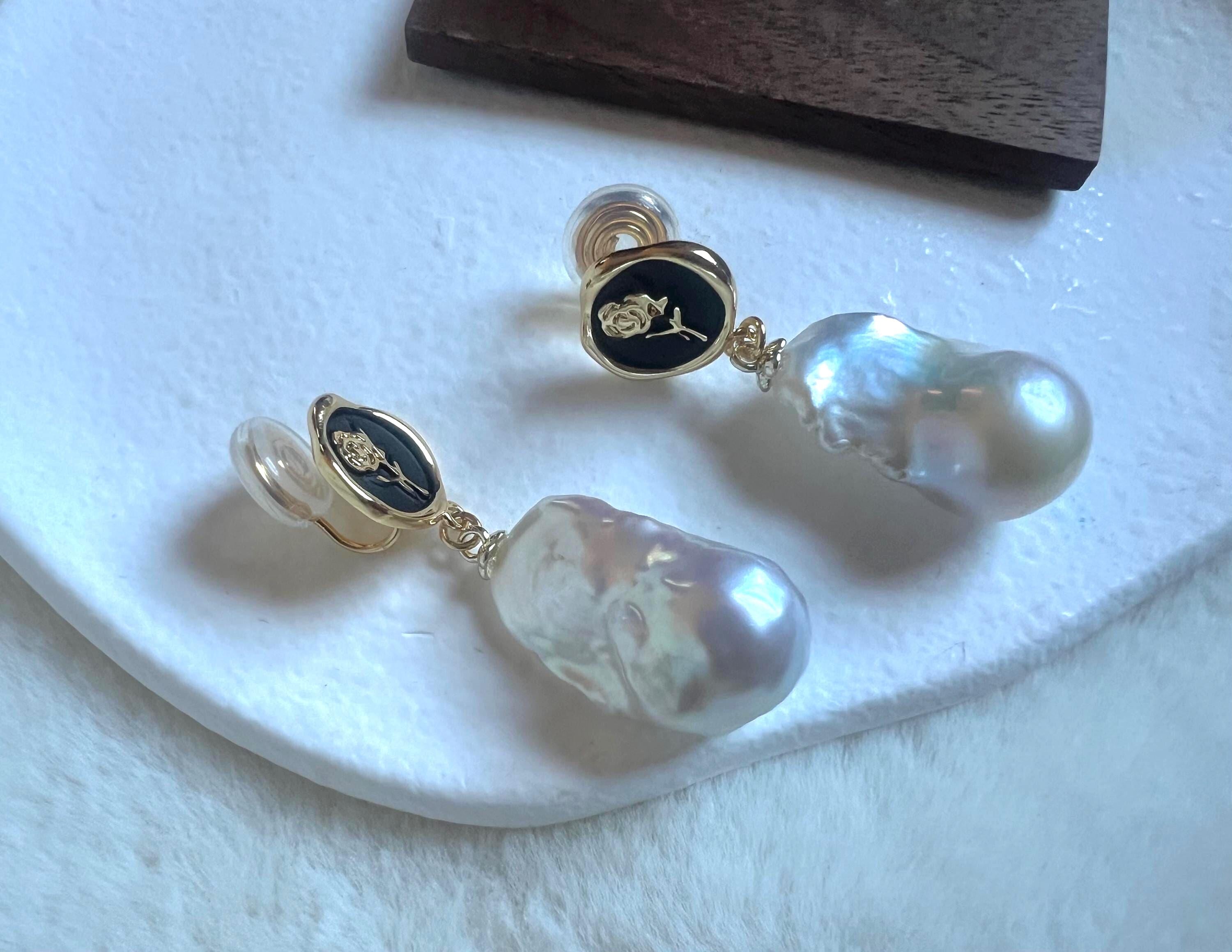 Baroque freshwater pearl vintage earrings. No piercing earrings. Wedding earring. Rose earrings . Chic pearl earrings.