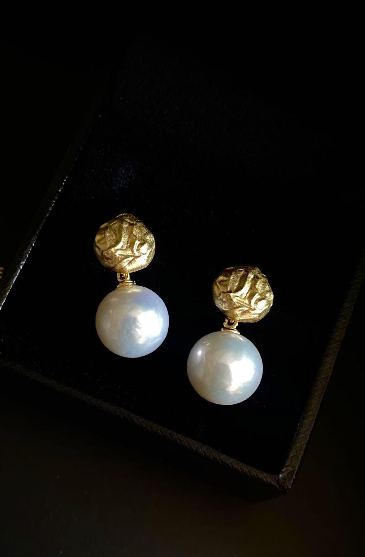 High quality luster freshwater nugget earrings. Vintage style earrings. Statement earrings. Minimalist earrings. Gift for her