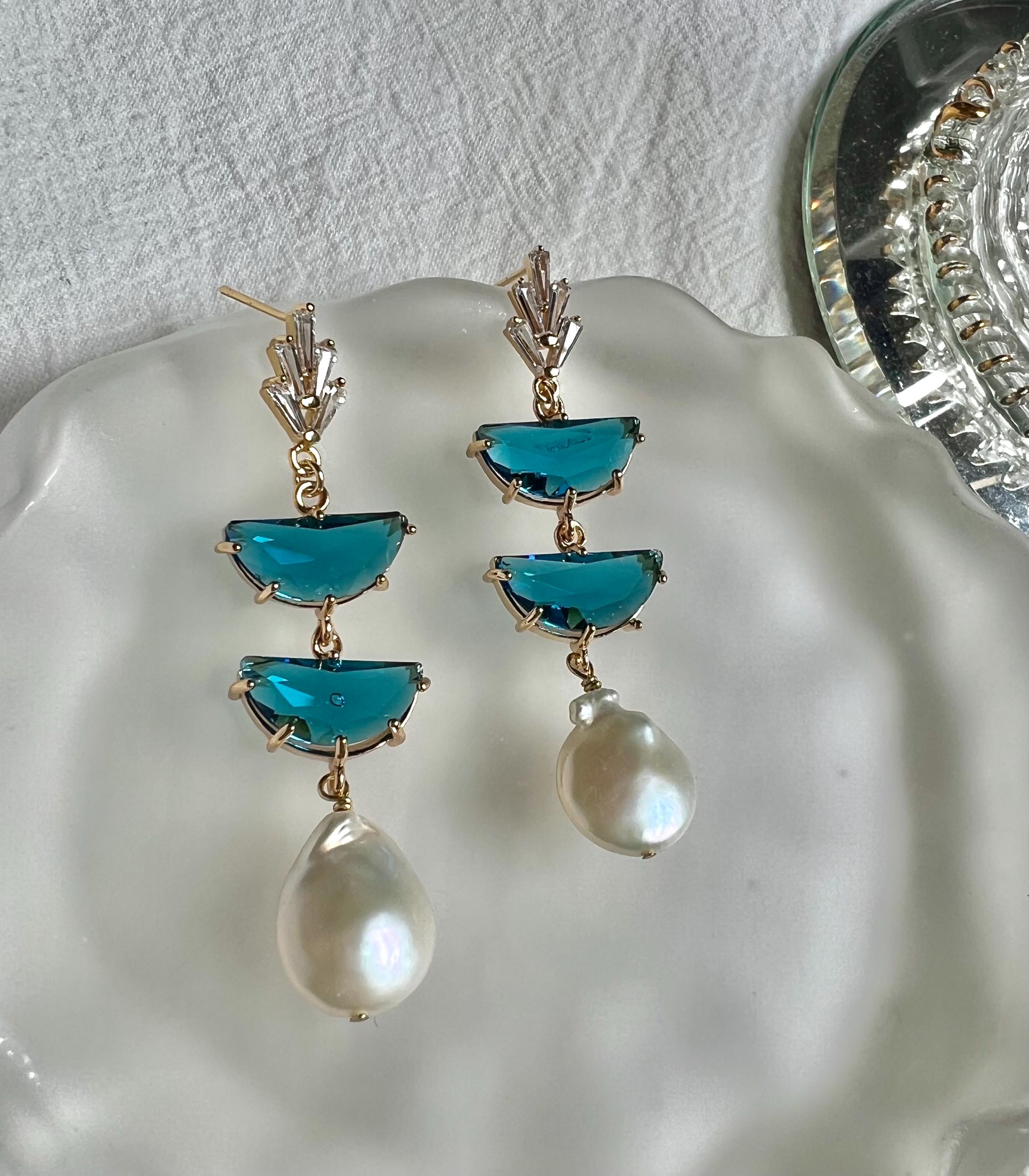 Wren freshwater pearl earrings. Bridal earrings. Modern pearl earrings. Art Deco earrings. Long dangle earrings. Crystal earring. Wedding