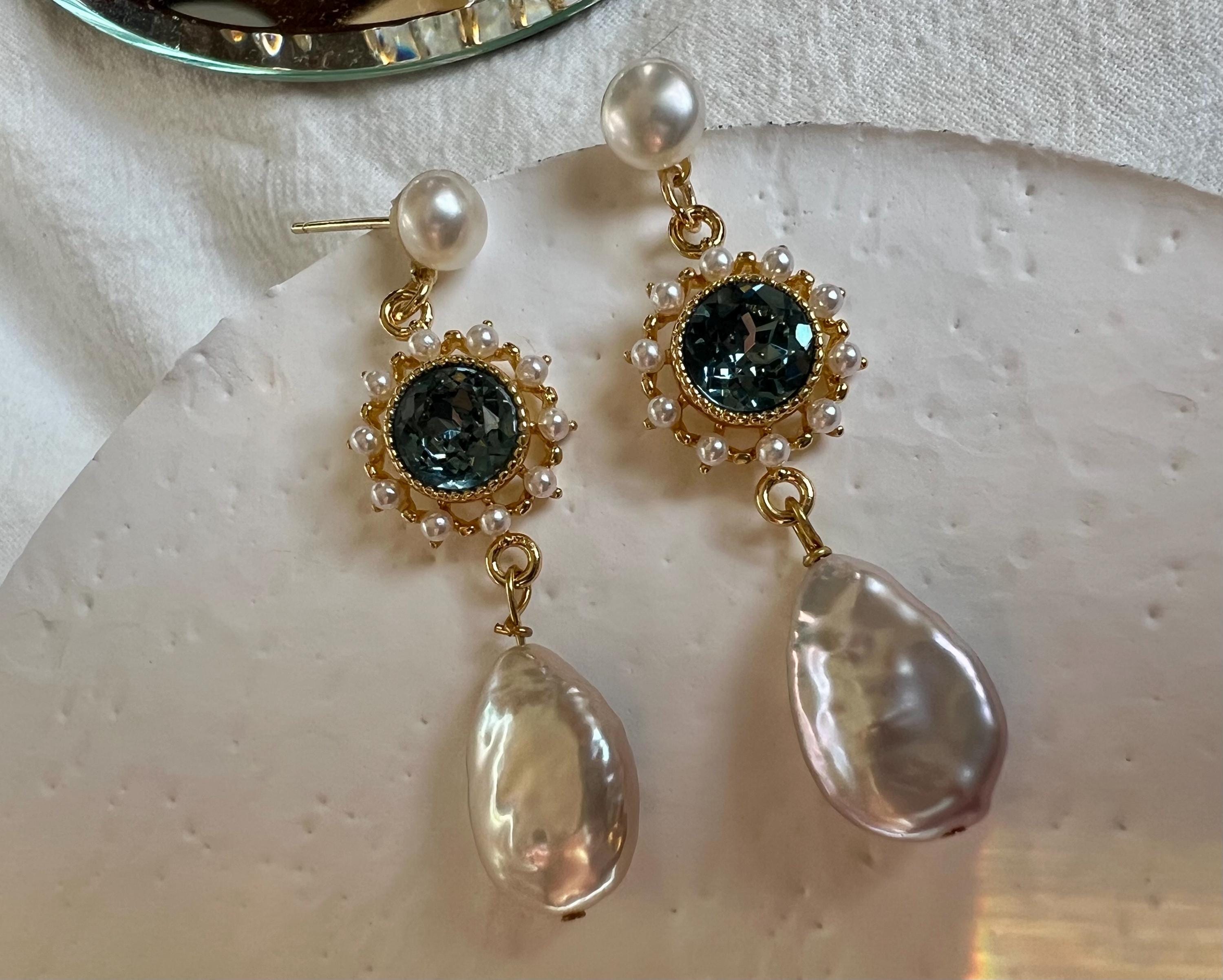 Art Deco freshwater pearl earrings. Elegant  sapphire earrings. Chic clip-on earring. Vintage no pain earrings.