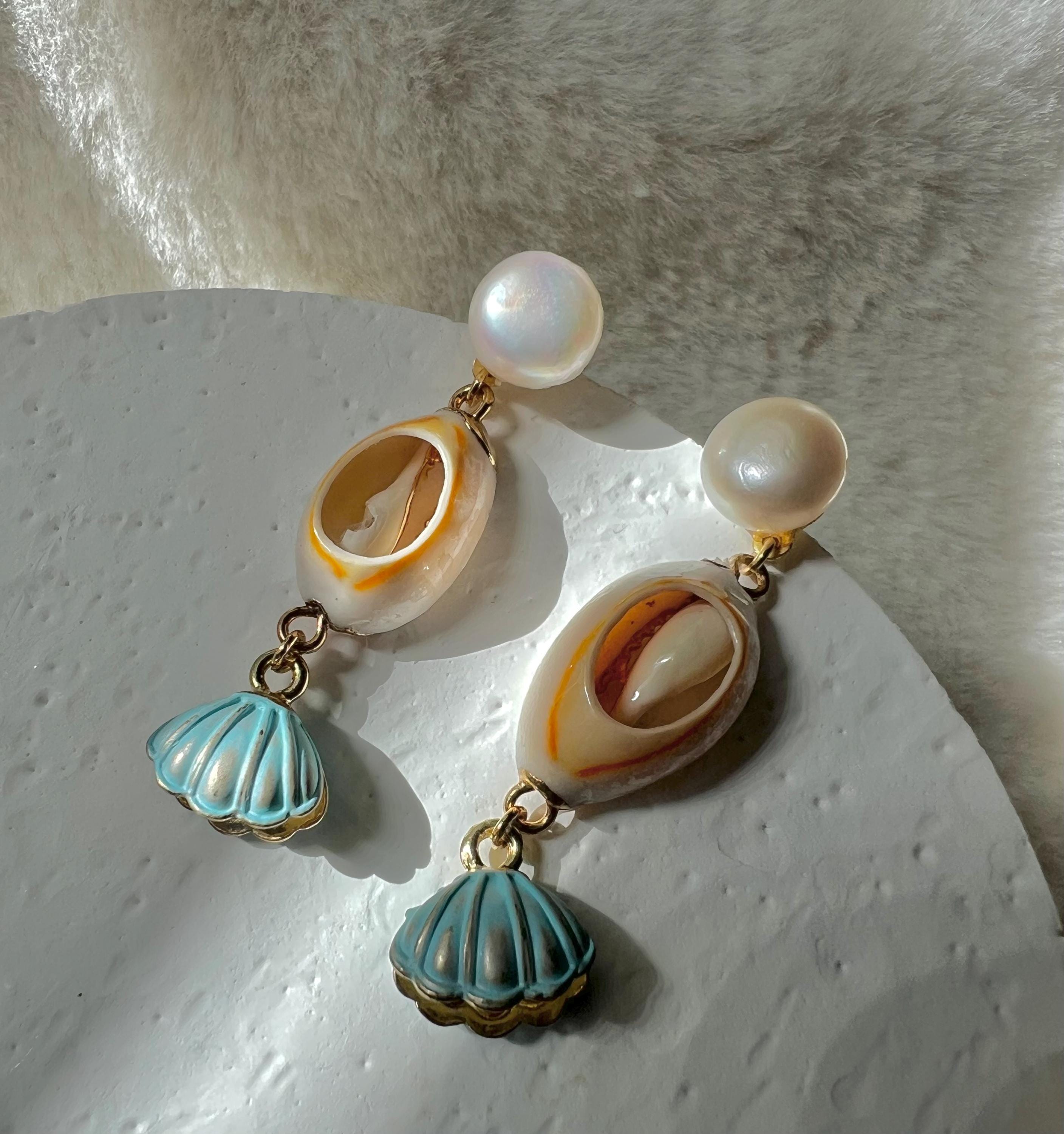 High luster freshwater pearl seashells multiple-colored dangle earring. Beach Boho earrings. Adorable earrings