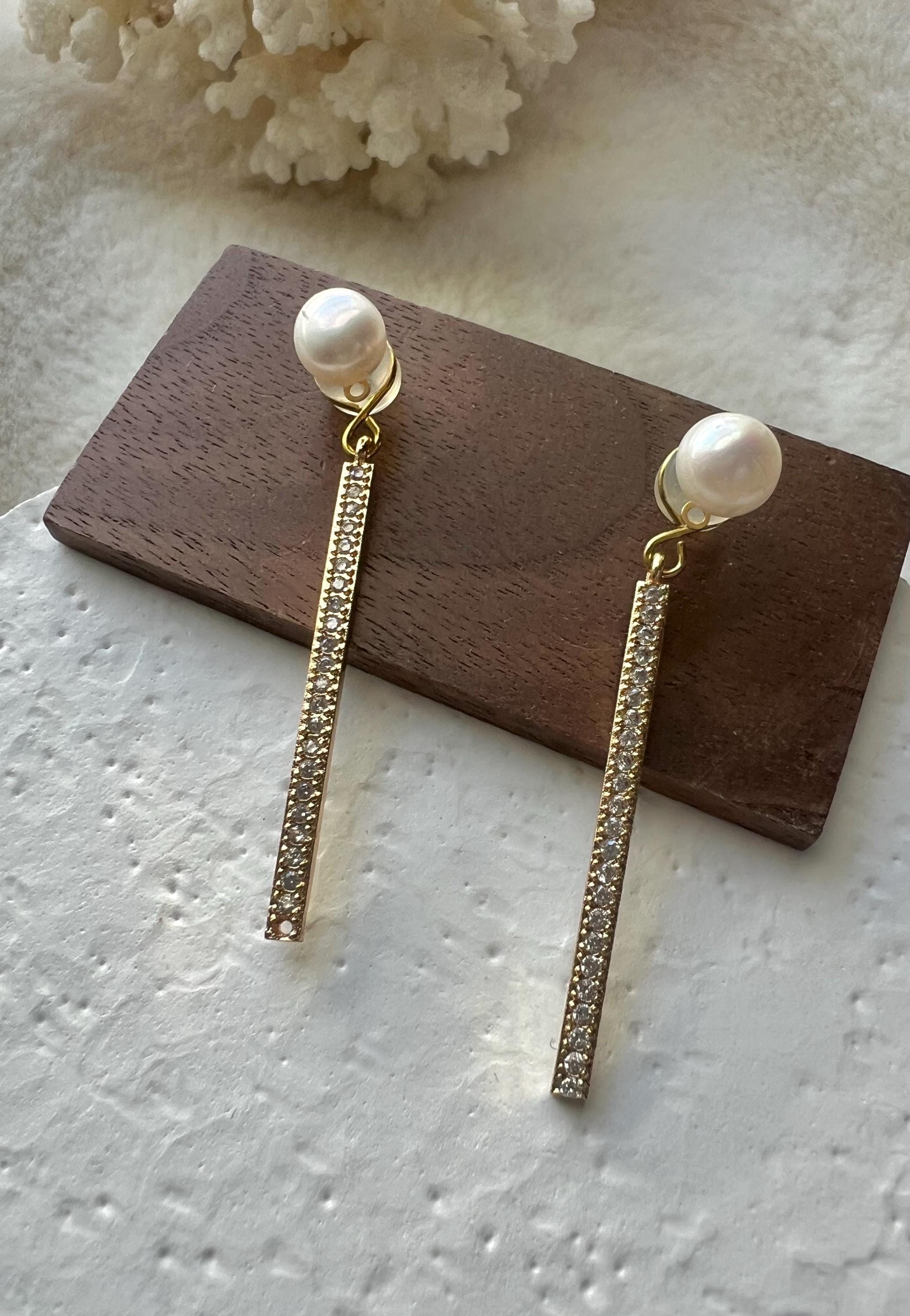 Freshwater pearl clip on two ways wearing stick earring. No pain pearl ear clip. Comfortable non pierced ear clip. Fashion ZC bar earrings.