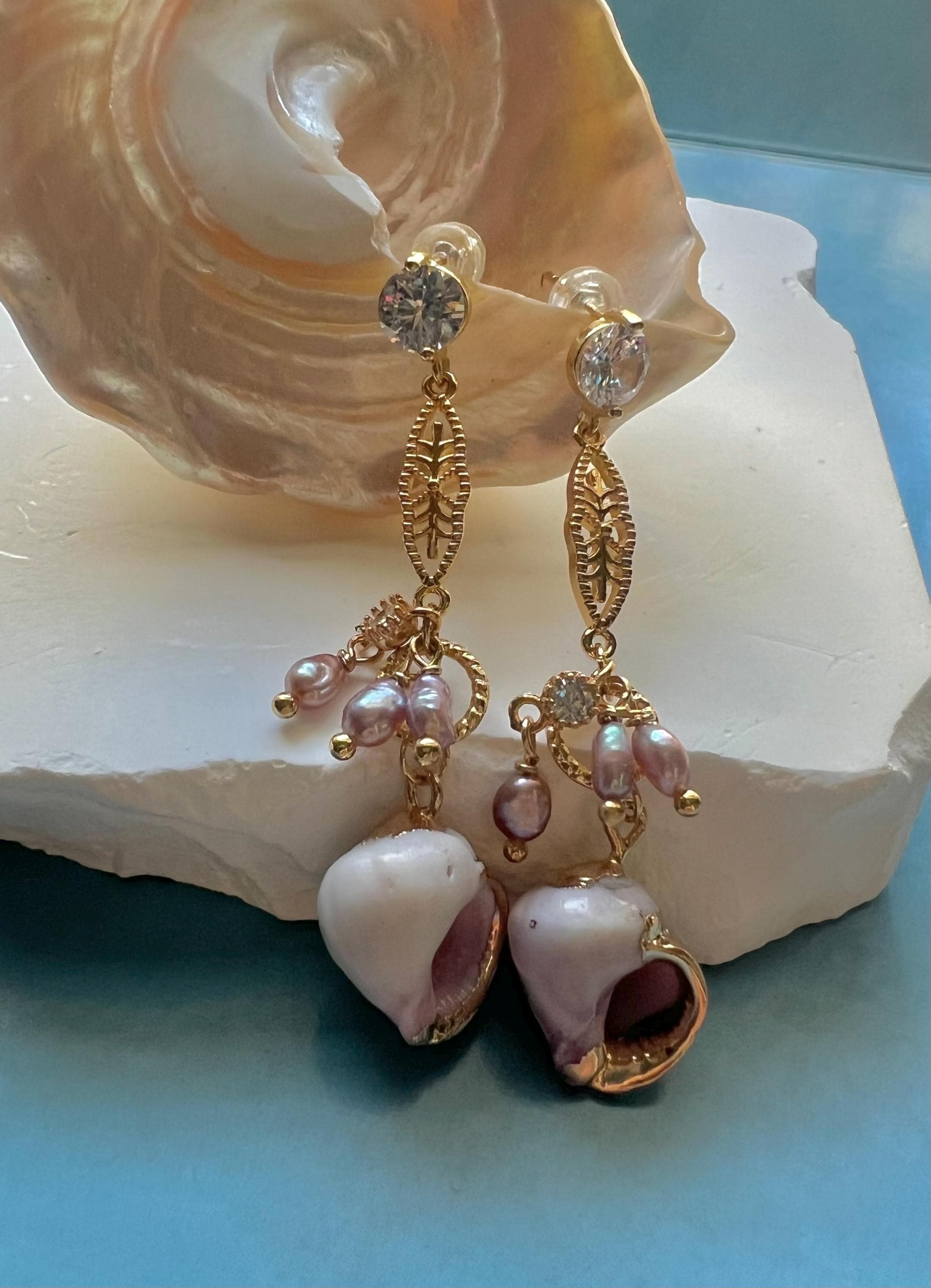 Vintage style wire wrapped Victorian dangle freshwater pearl shell earring. Elegant earrings. Dainty. Art Deco. Gift for her