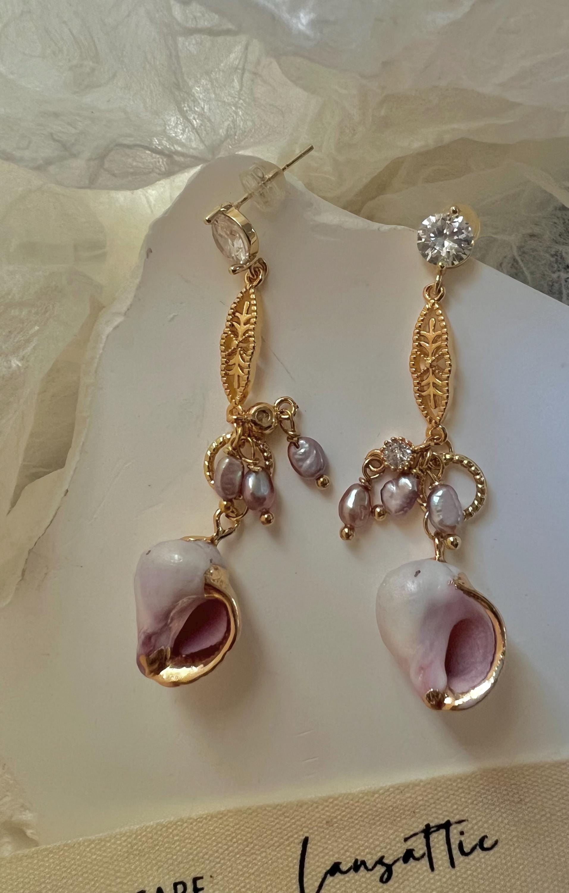 Vintage style wire wrapped Victorian dangle freshwater pearl shell earring. Elegant earrings. Dainty. Art Deco. Gift for her