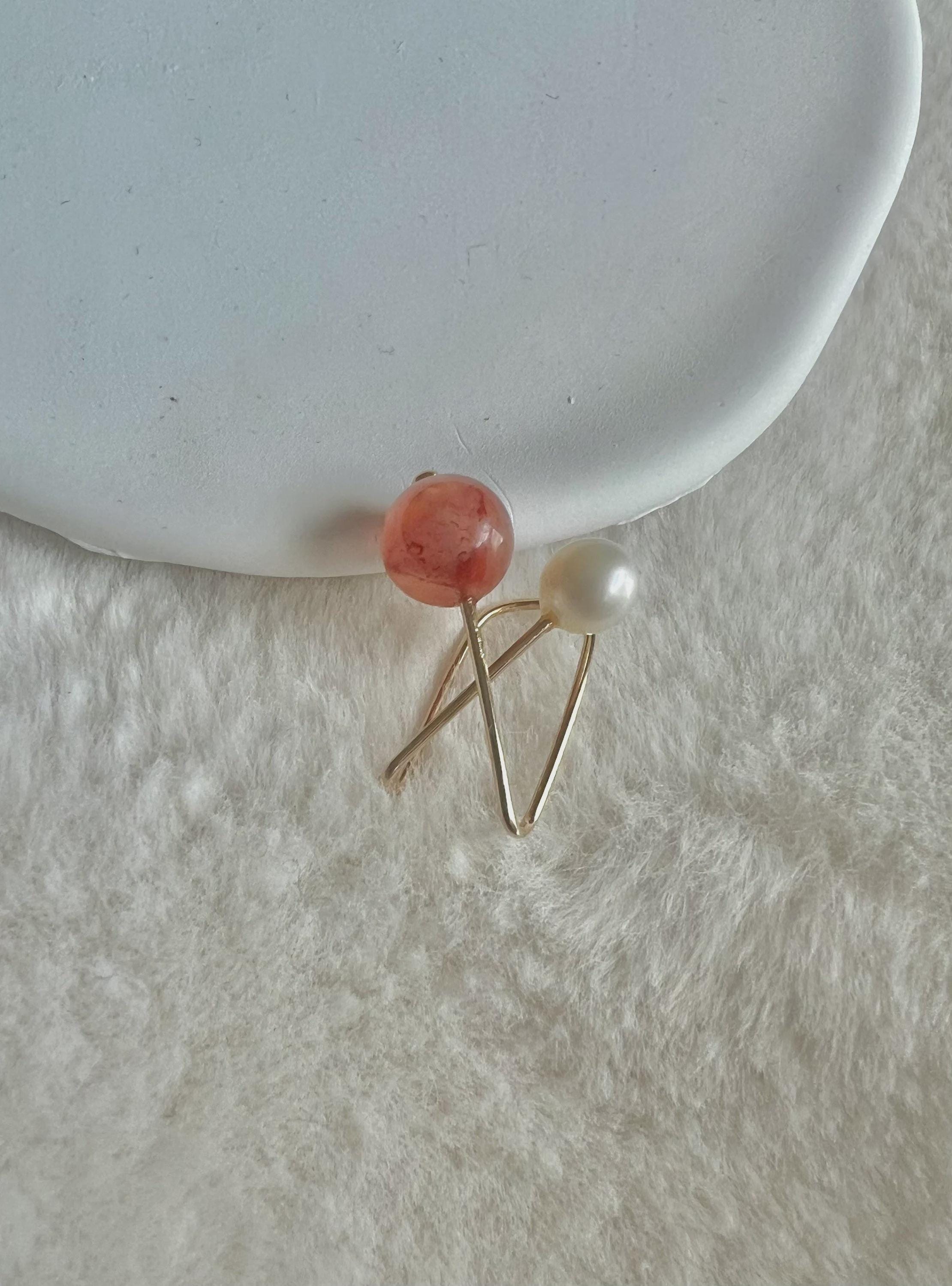 Jade Ear Cuff No Piercing, Green Jade & Pearl Ear Clip, Gold Minimalist Earrings, Non Pierced Jewelry, Gift for Her