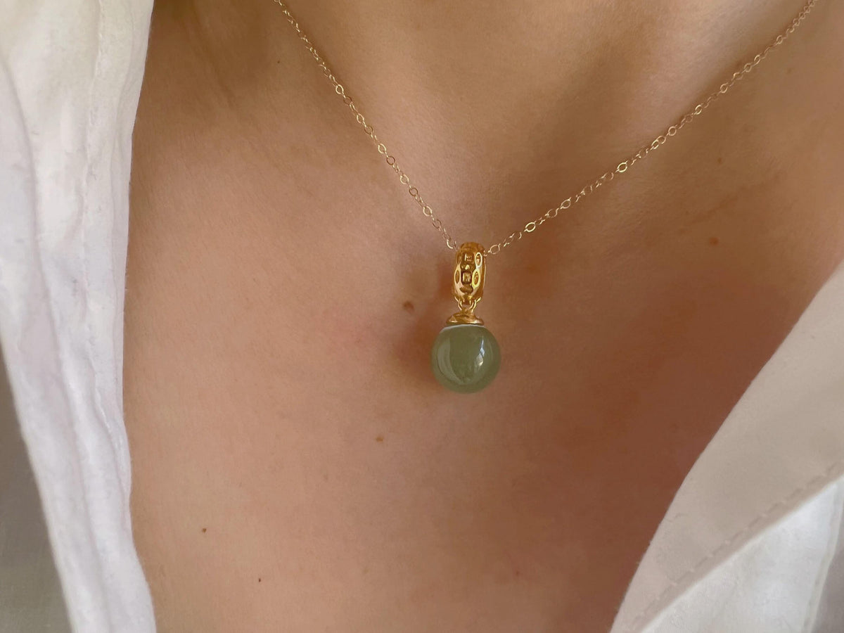 Green Nephrite Bead Necklace