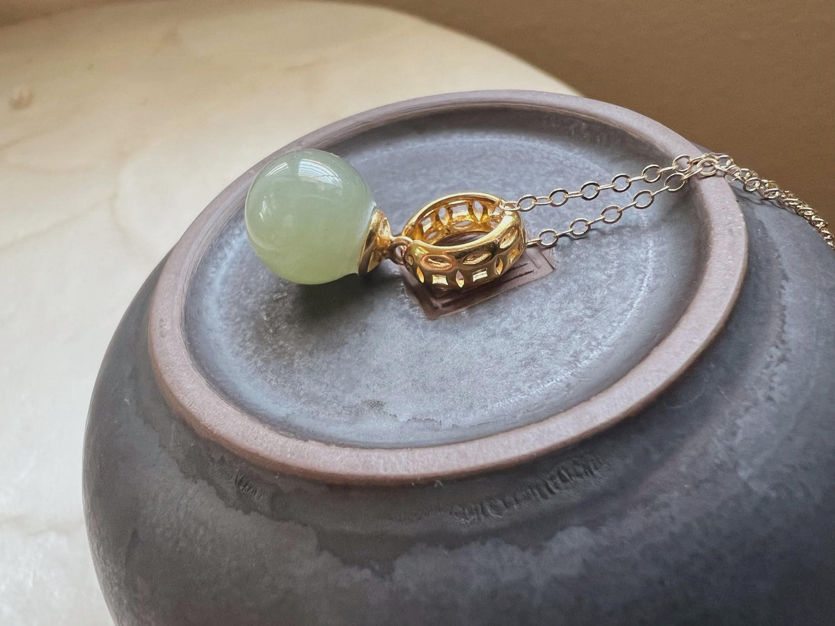 Green Nephrite Bead Necklace