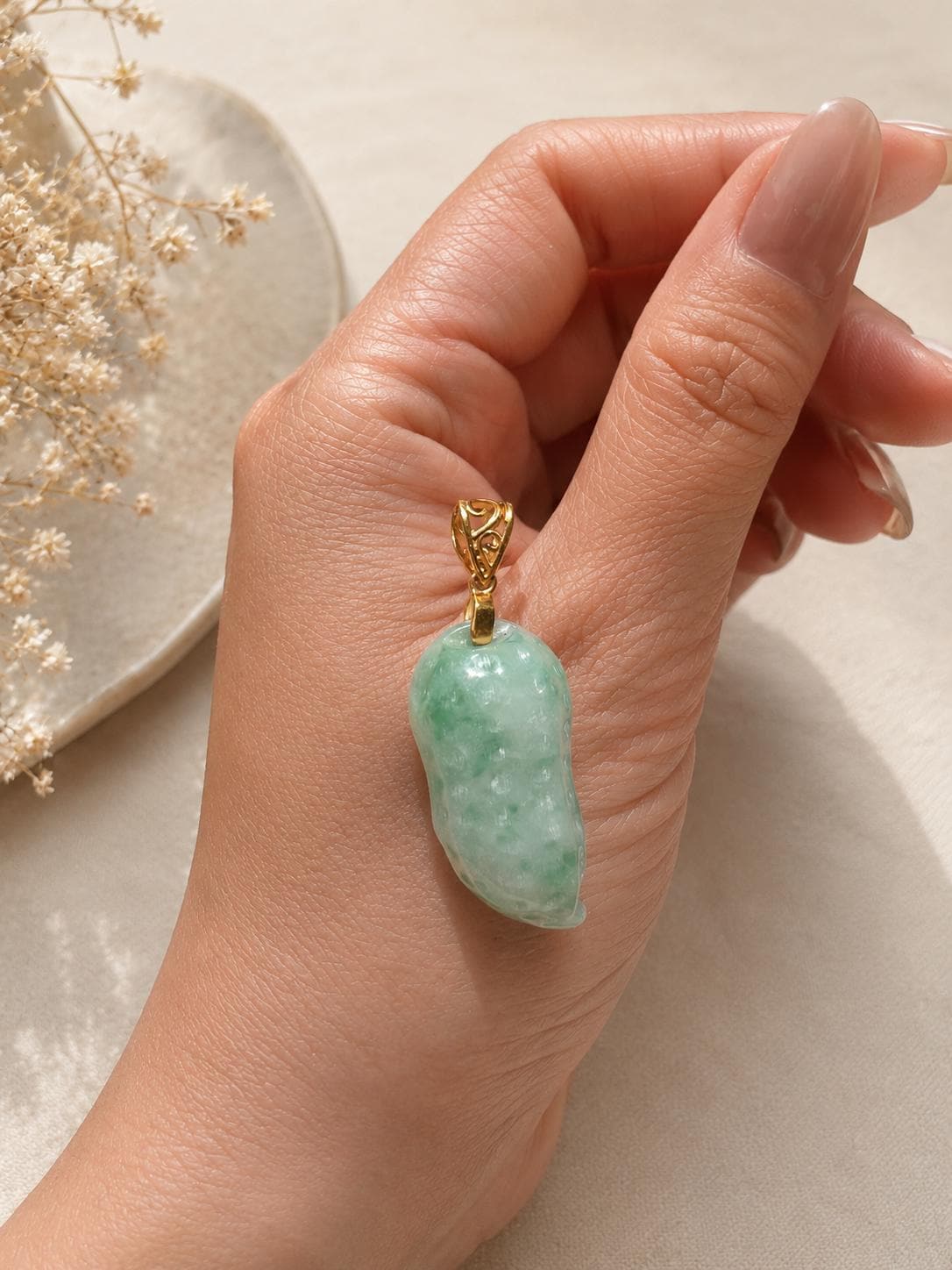 Green Jadeite Peanut Pendant in 18K Gold