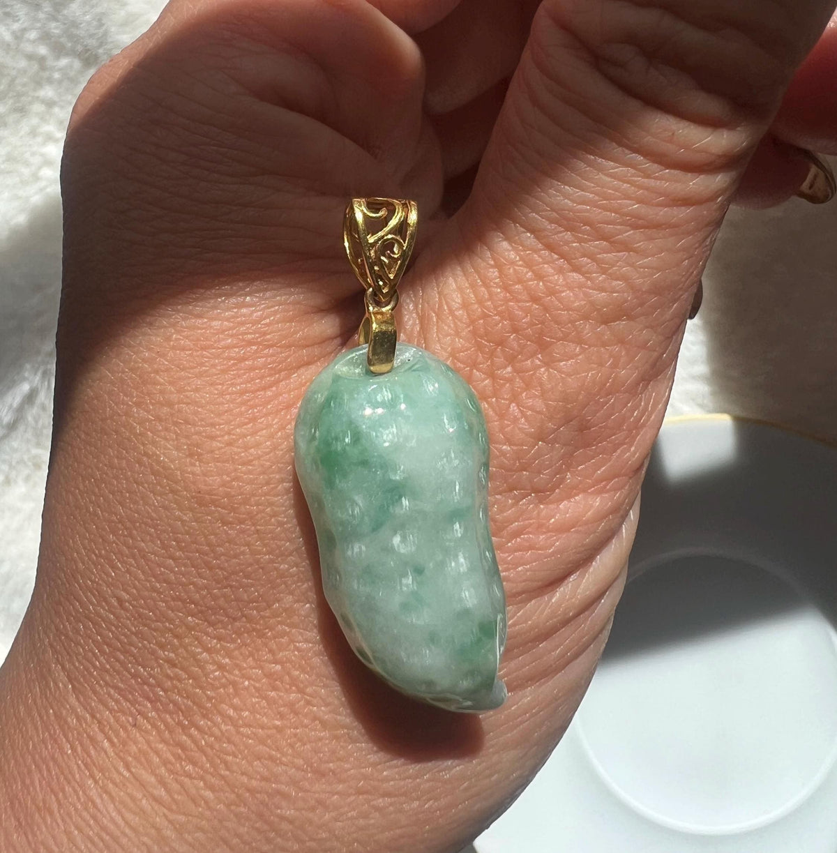 Green Jadeite Peanut Pendant in 18K Gold