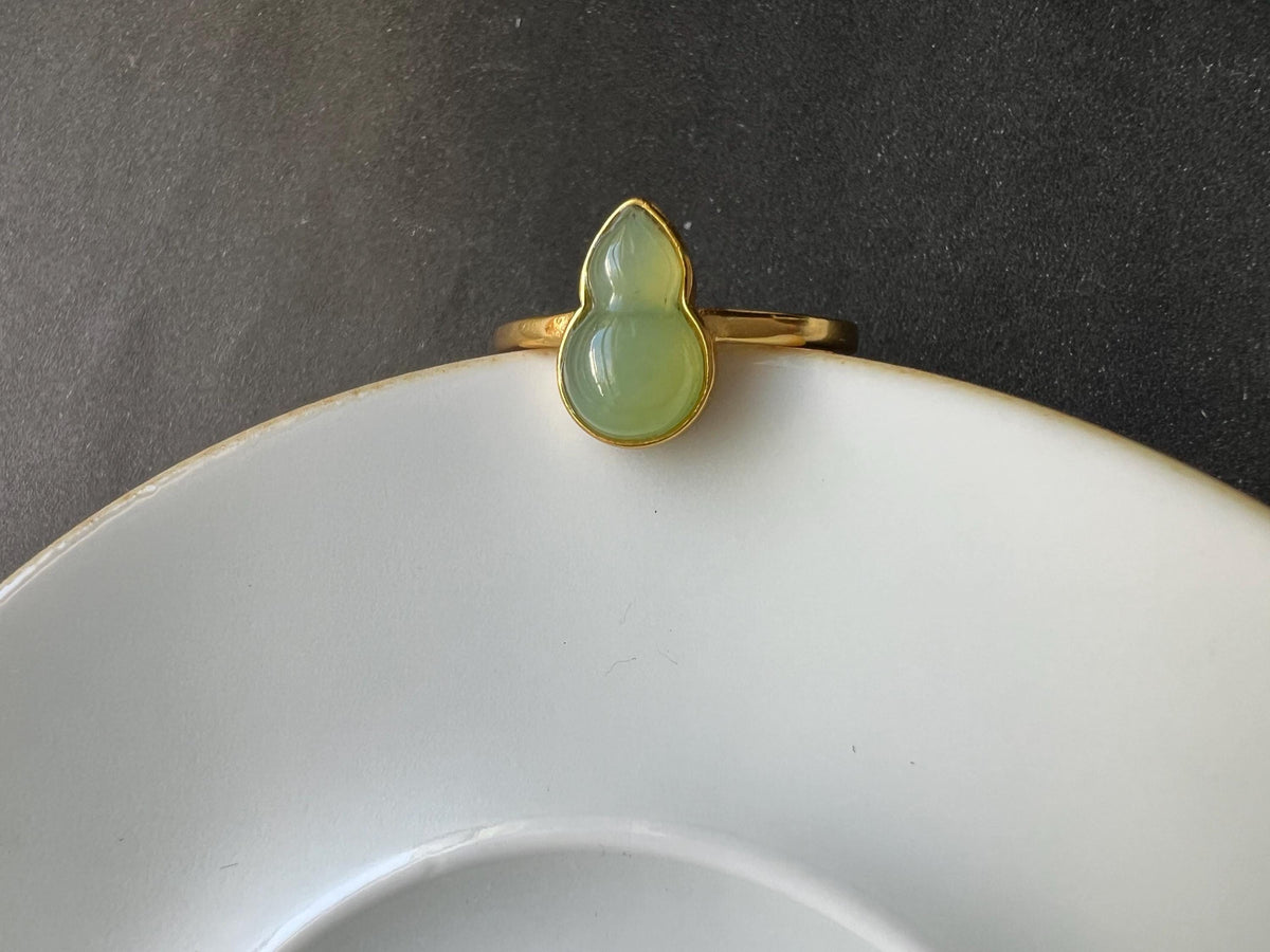 Cat’s Eye Nephrite Gourd Silver Ring