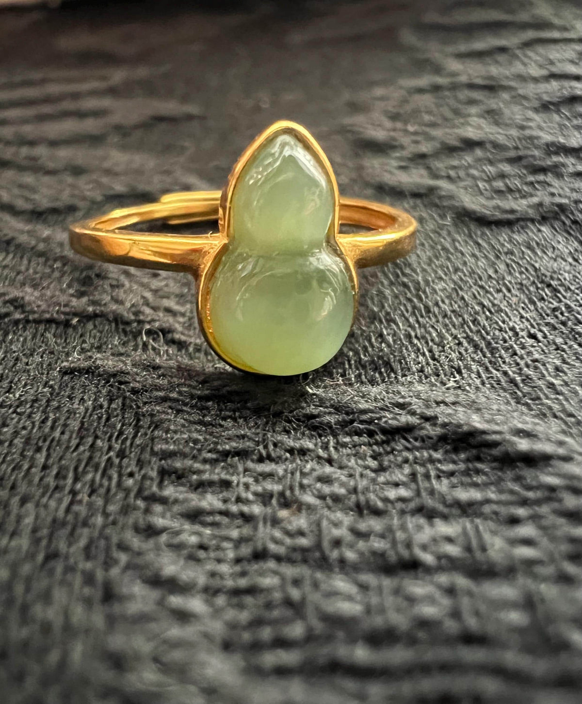 Cat’s Eye Nephrite Gourd Silver Ring