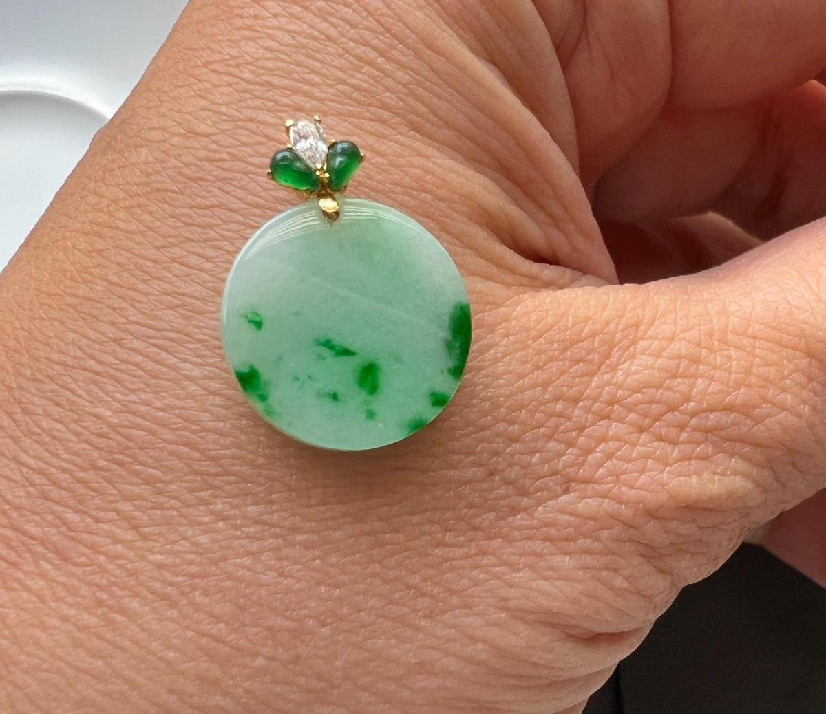 Green Jadeite Round Pendant in 18K Gold