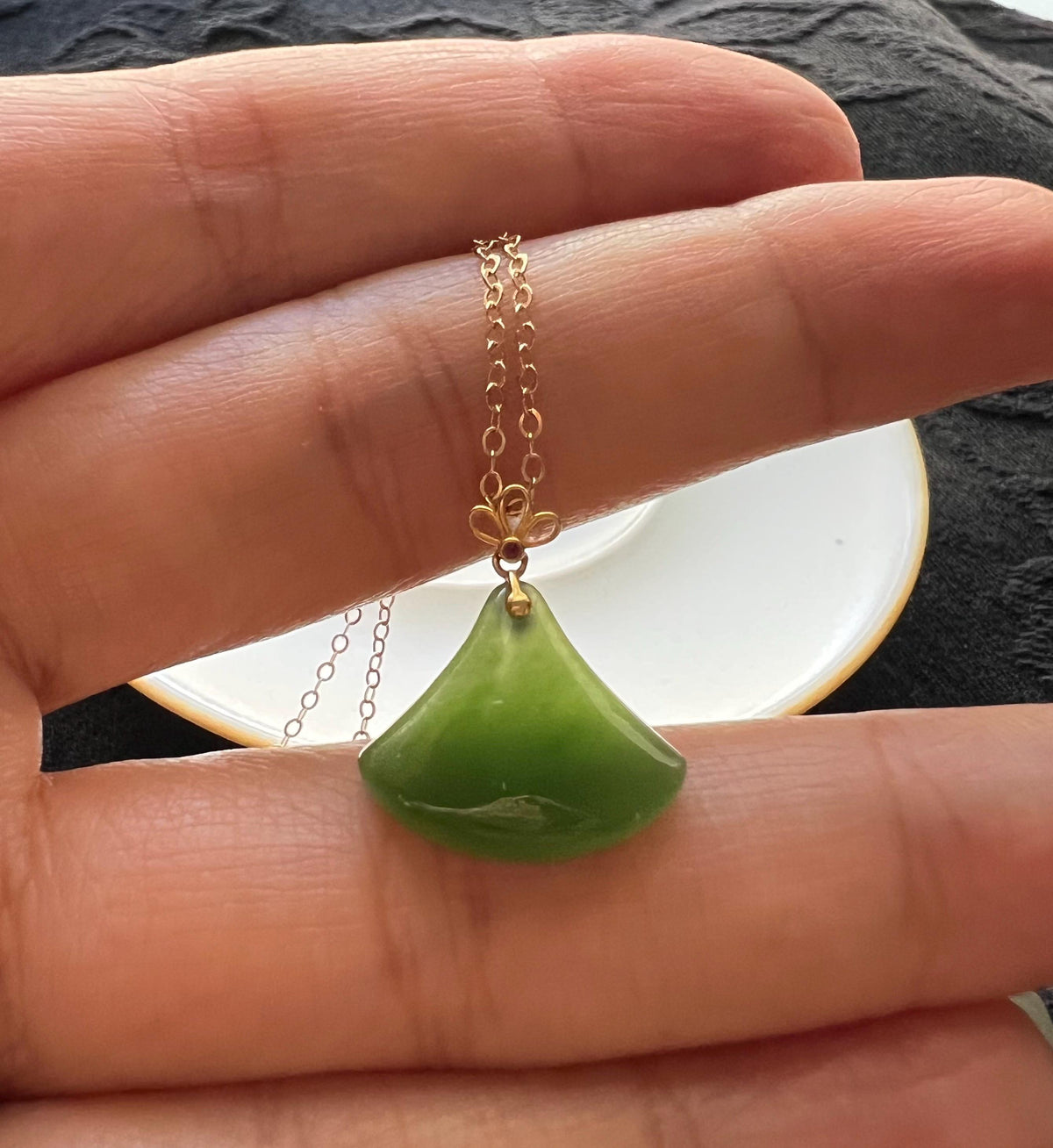 Green Nephrite Fan Pendant in 18K Gold