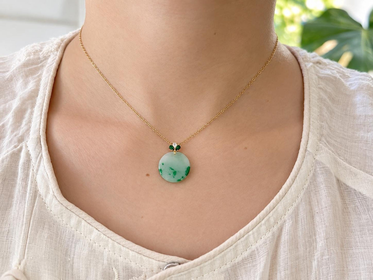 Green Jadeite Round Pendant in 18K Gold