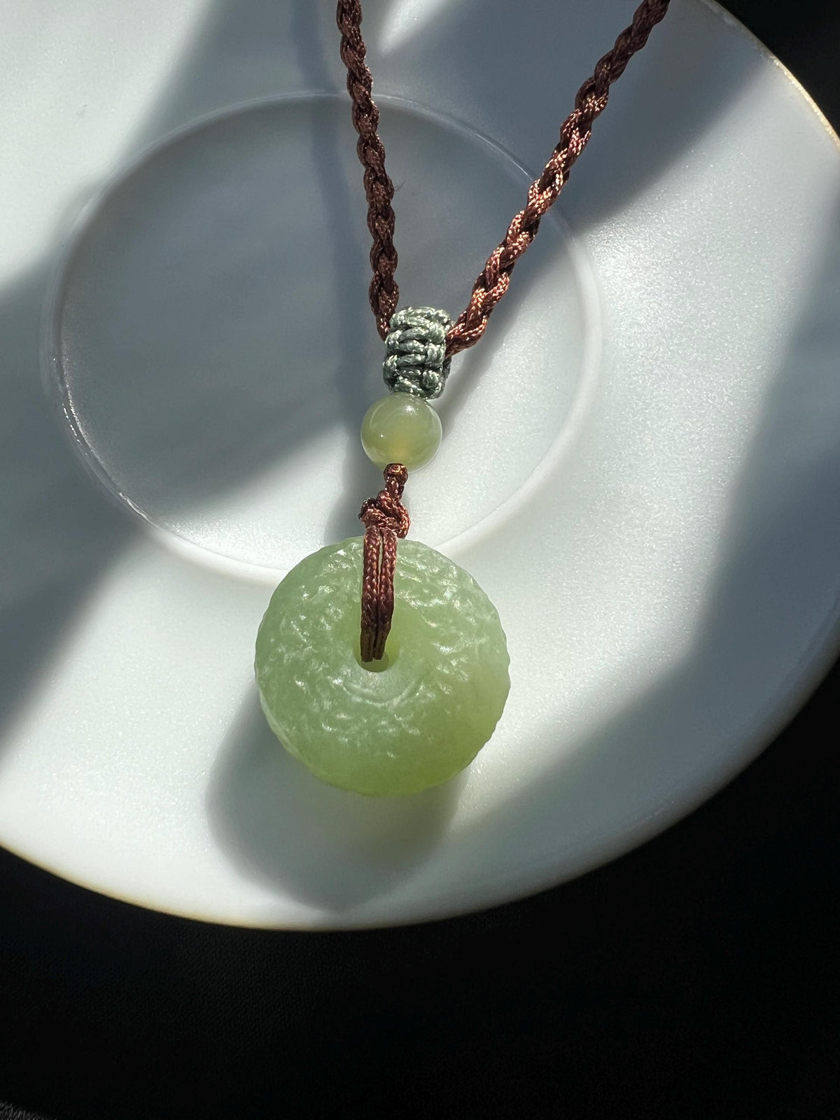 Light Green Nephrite Circle Necklace