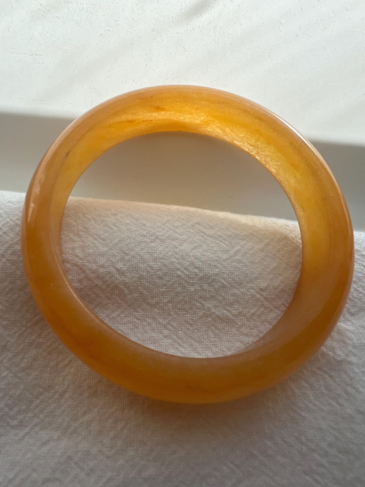 Golden Silk Jade (Jinsiyu) Bangle, 57 mm — product image 9